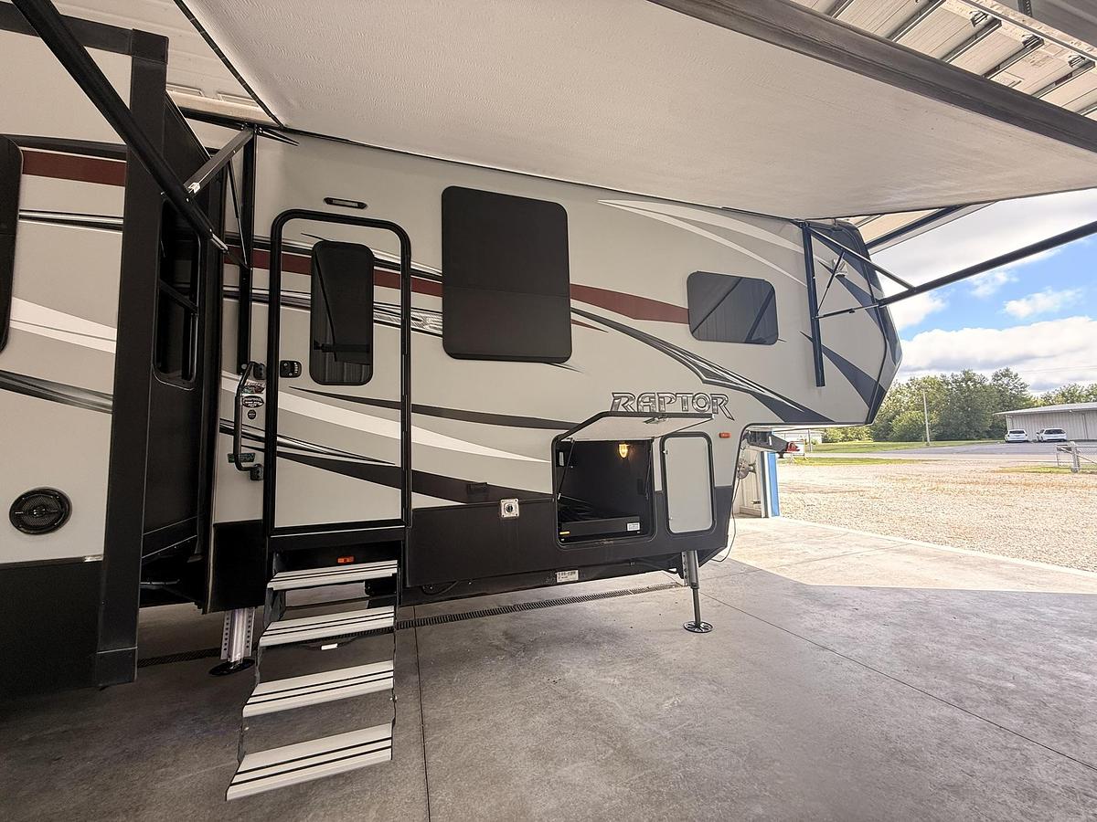 Used 2017 Keystone Raptor 412TS