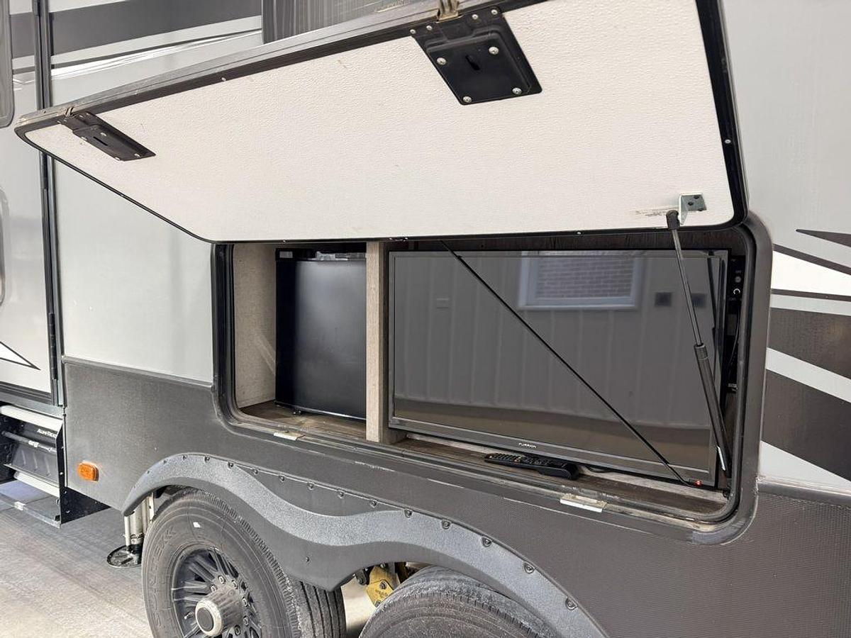 Used 2020 Keystone RV Raptor 351