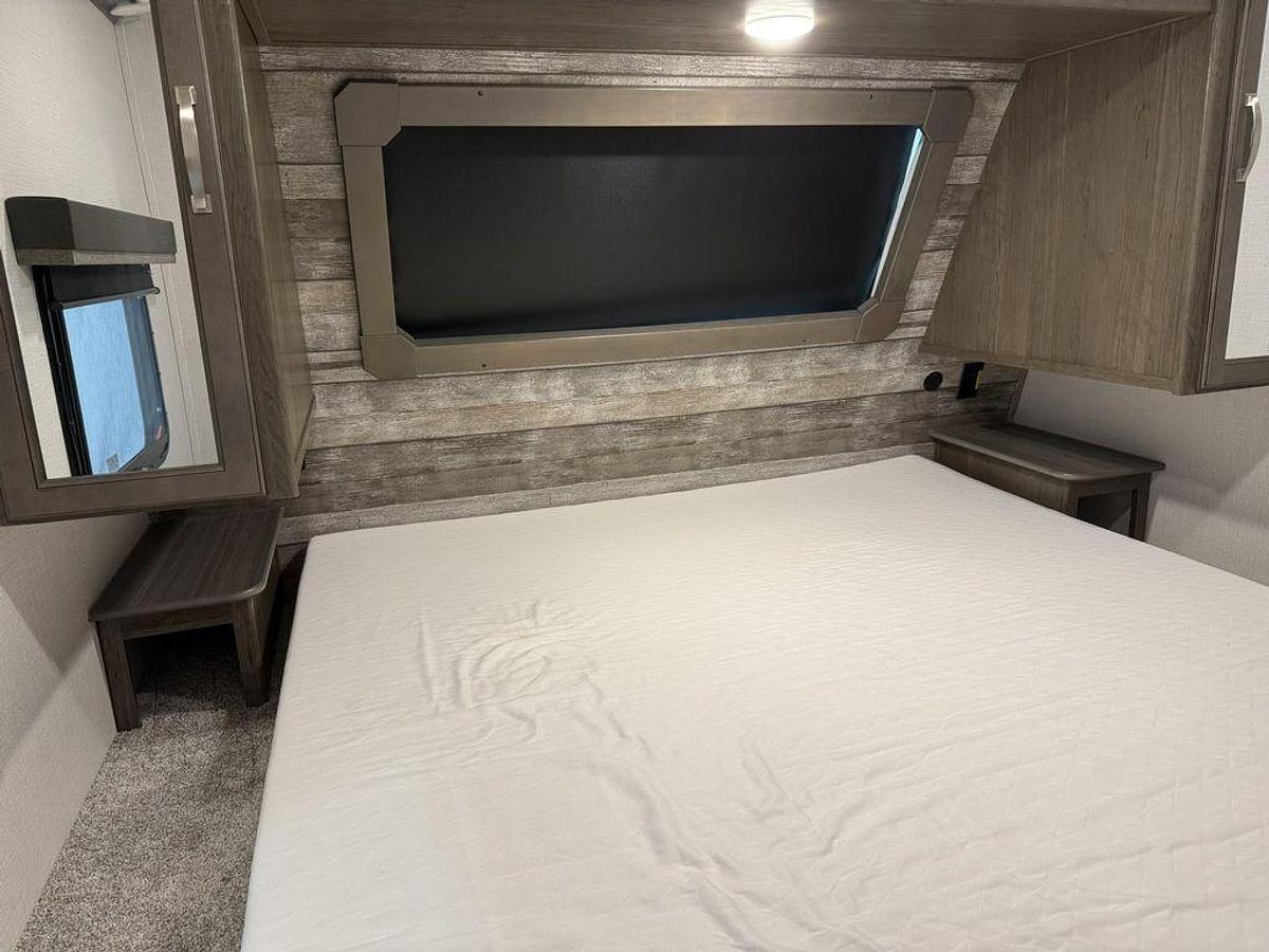 Used 2023 Keystone RV Cougar Half-Ton 30BHS