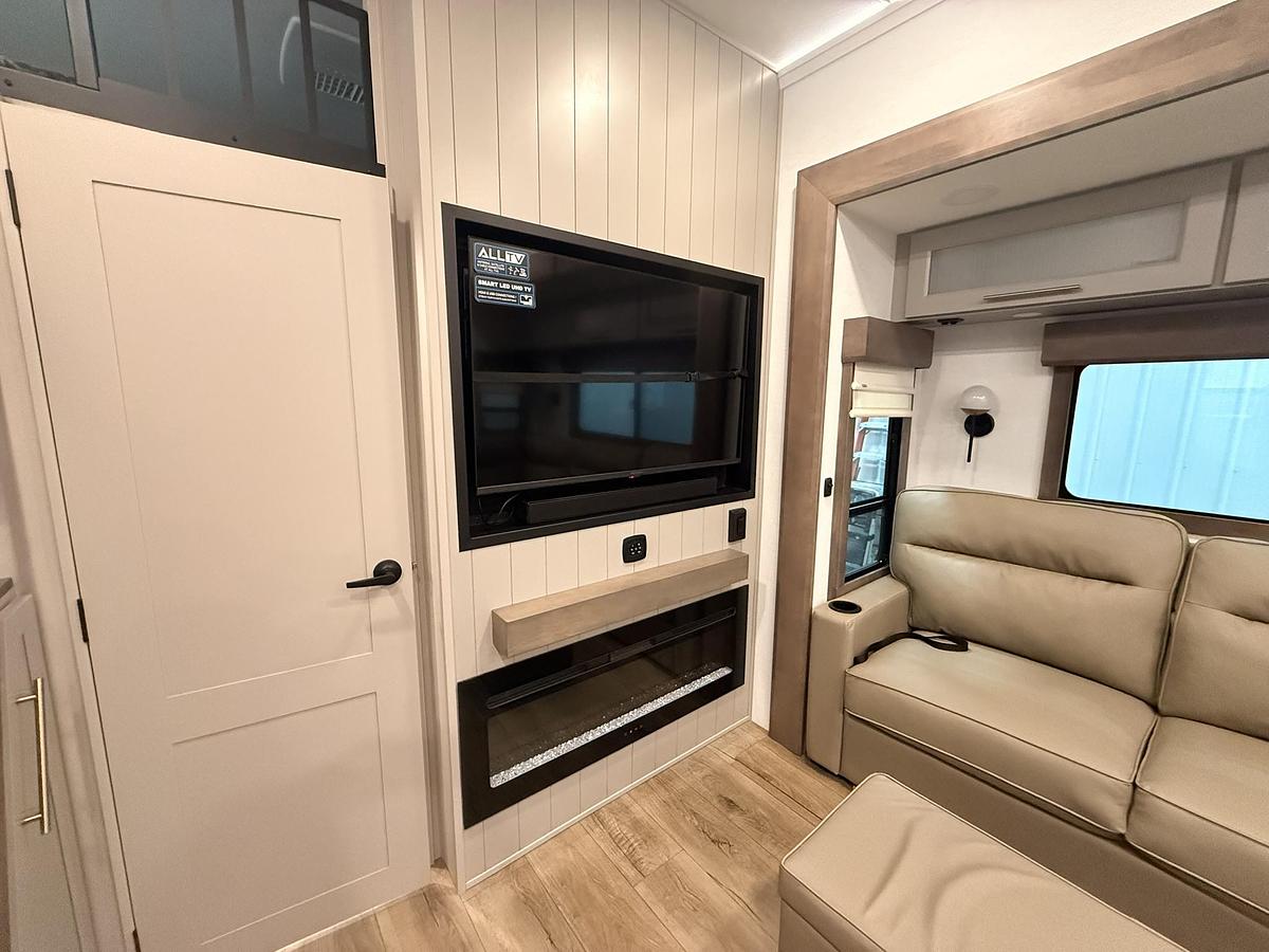 2026 Alliance RV Paradigm Fifth Wheel 395DS