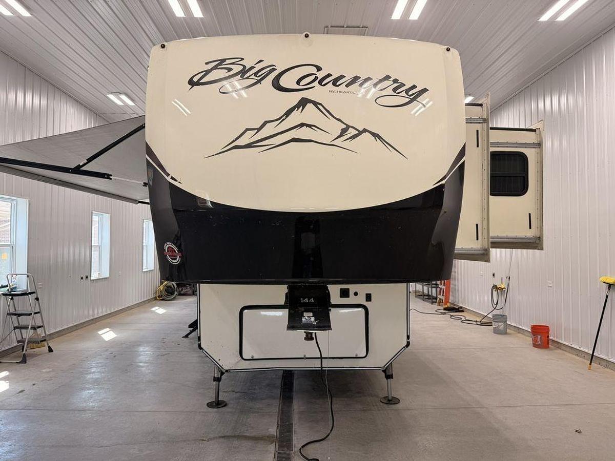 Used 2017 Heartland M-3560SS