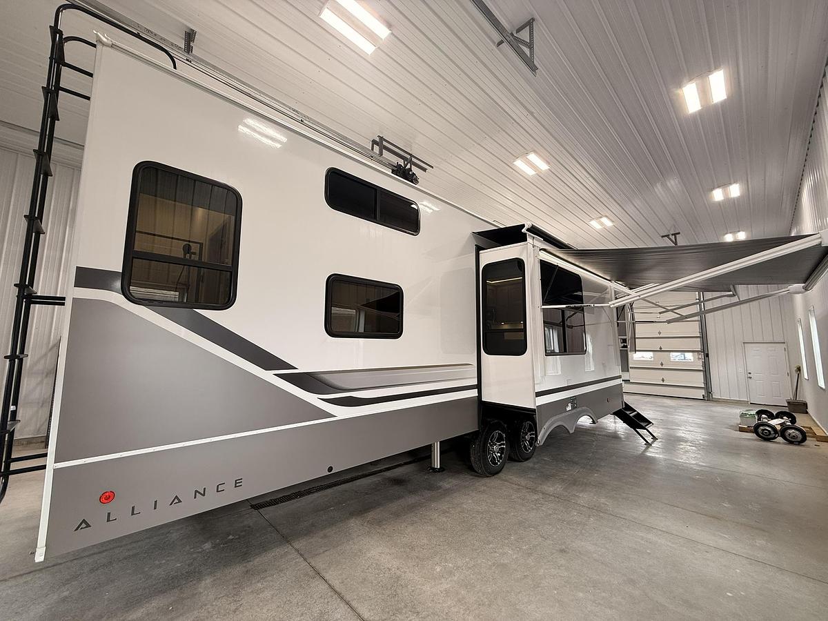 2026 Alliance RV Paradigm Fifth Wheel 395DS