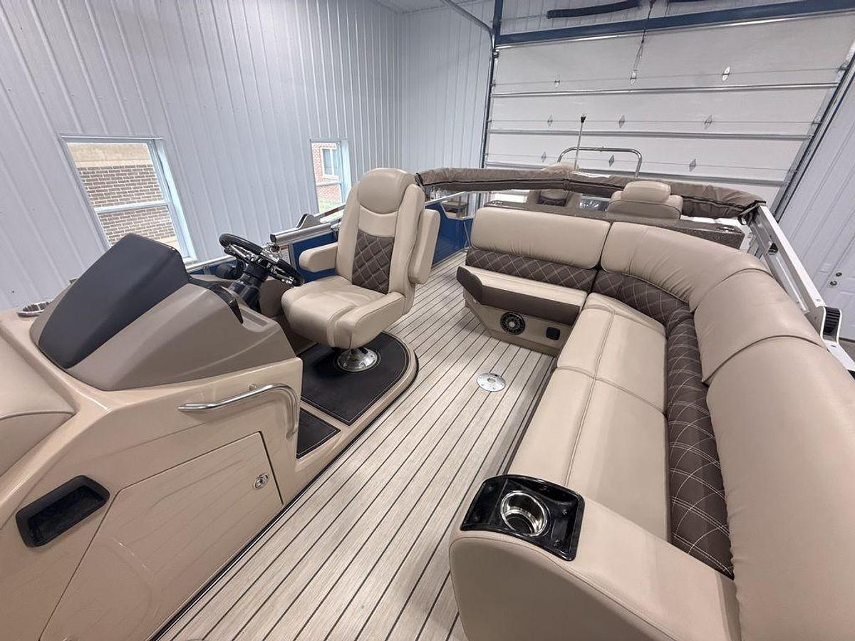 2024 SunCatcher Elite 326SE