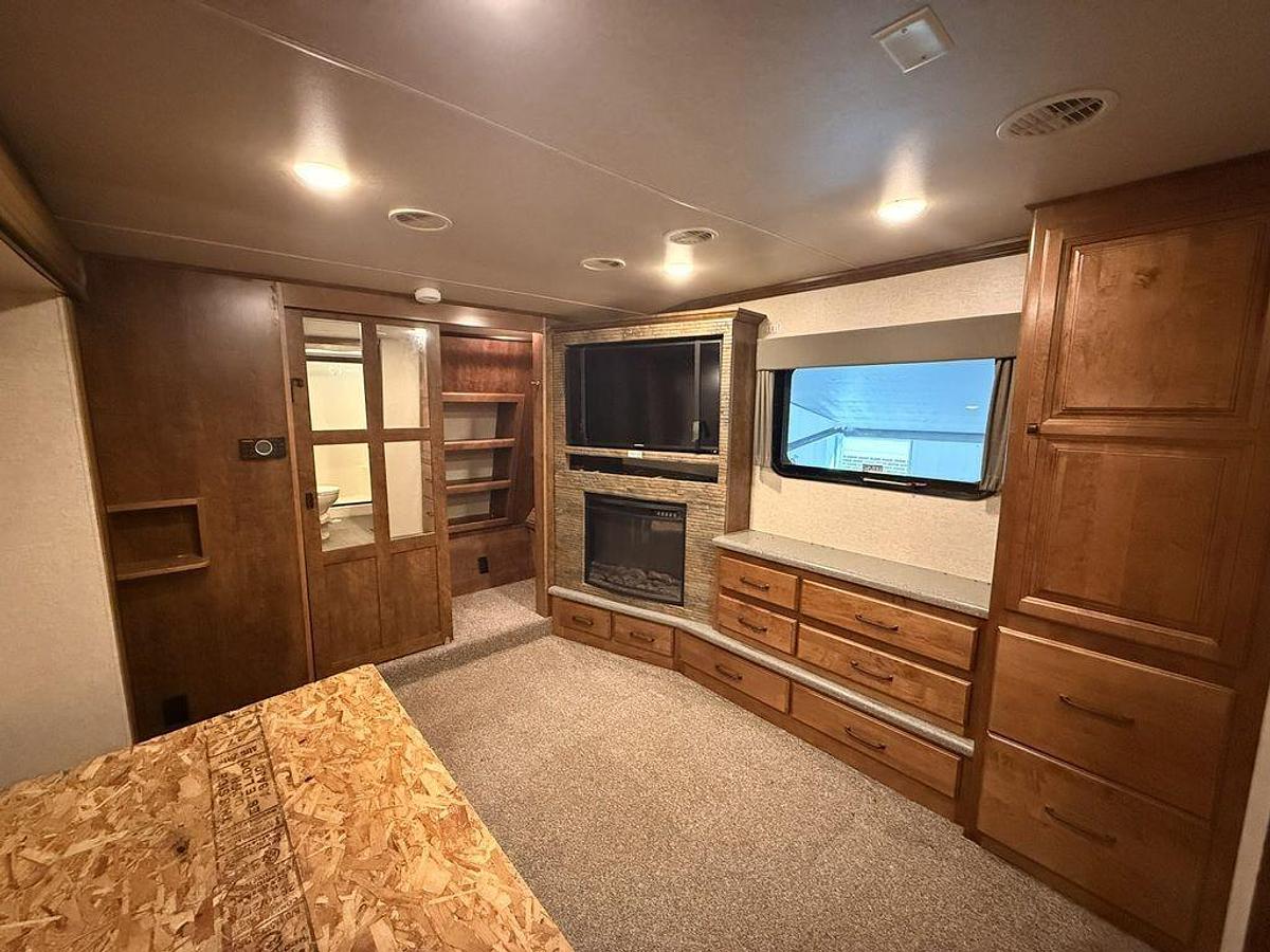 Used 2017 Heartland M-3560SS
