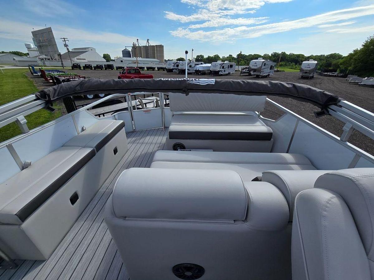 2024 SunCatcher Elite 326SL