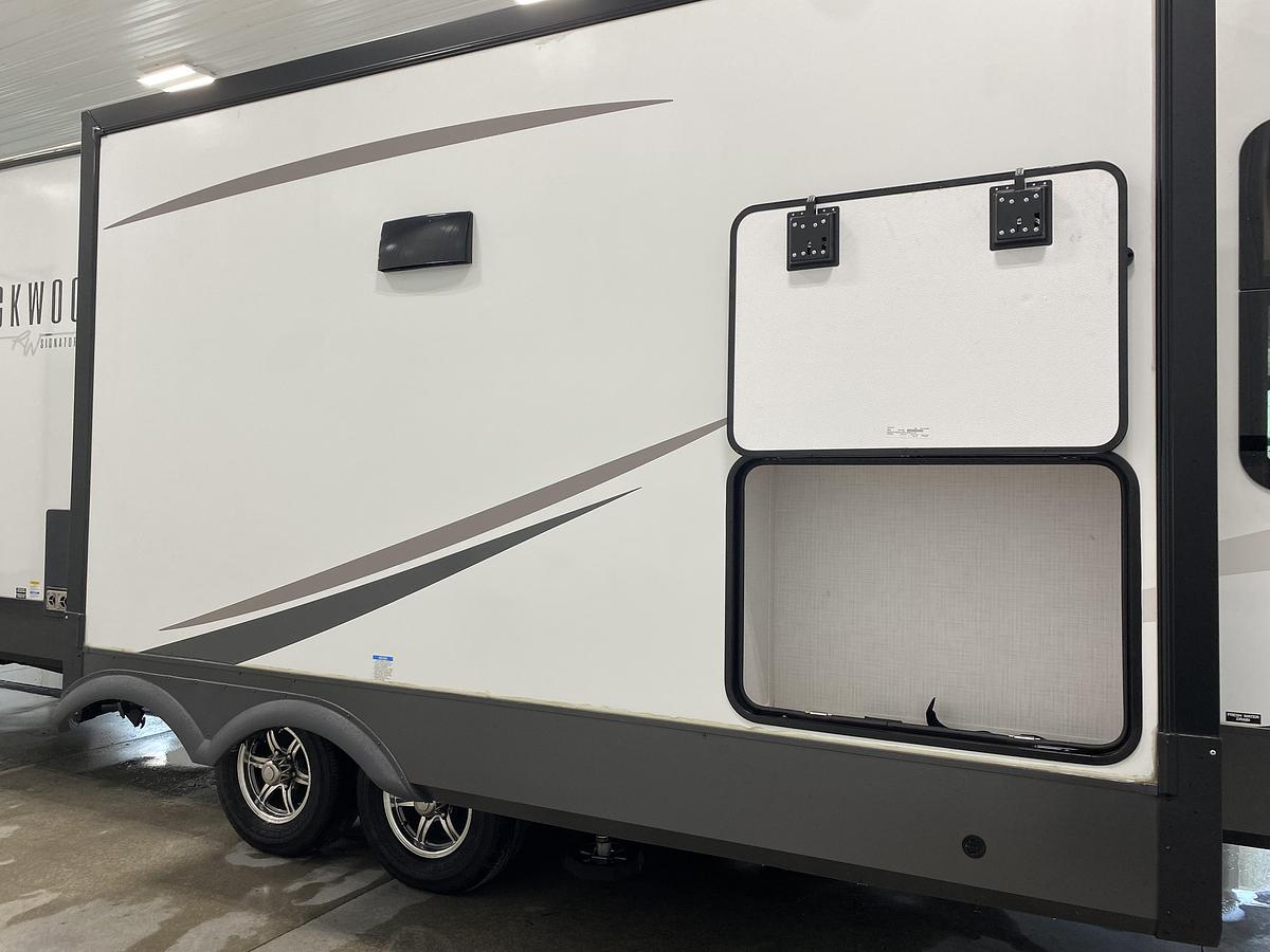 Used 2025 Forest River Rockwood Signature 8337RL