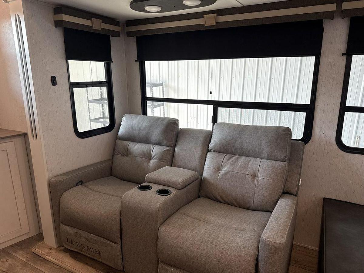 Used 2022 Dutchmen Astoria 1500 2503REF