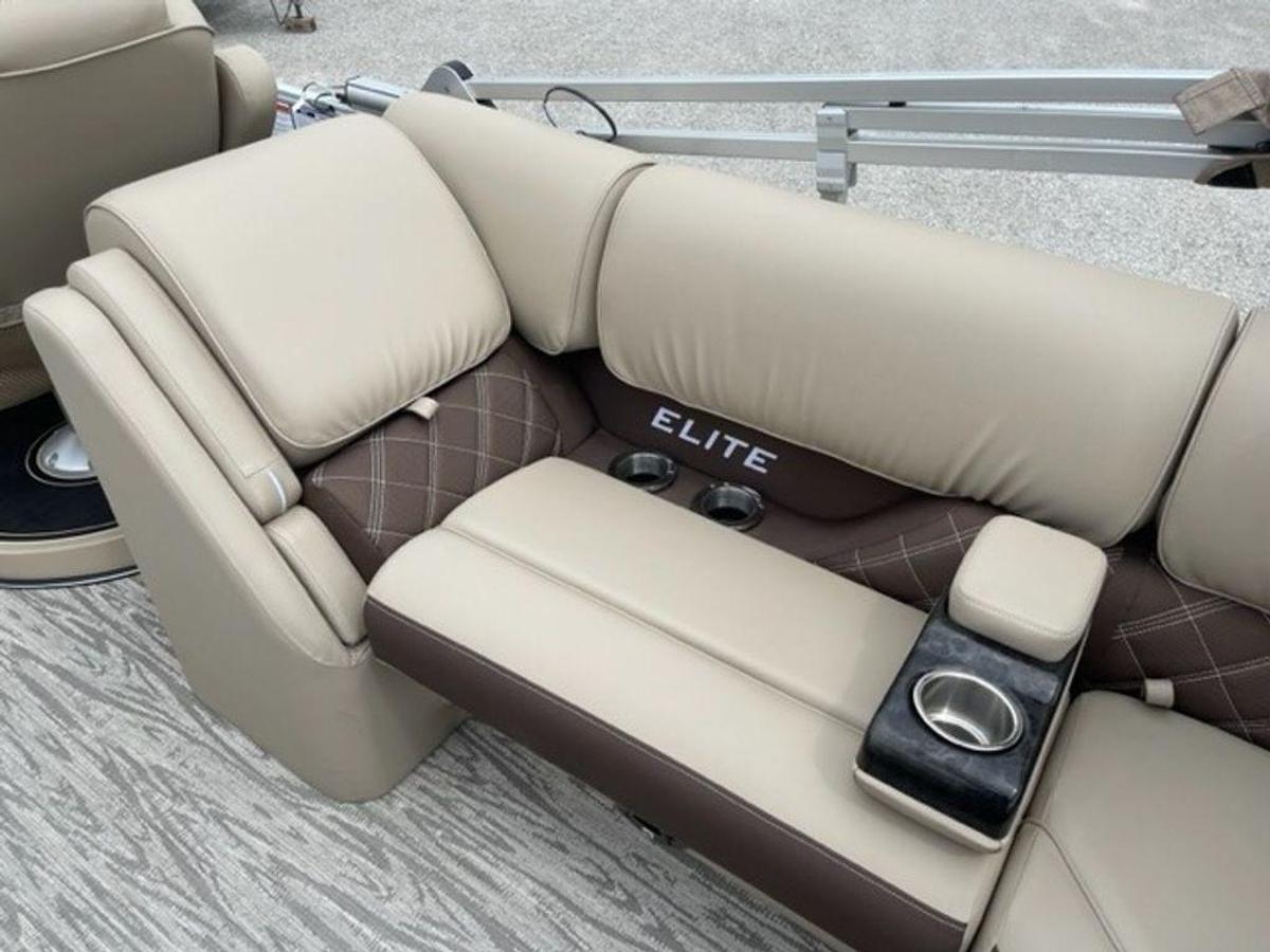 2023 SunCatcher Elite 324RC