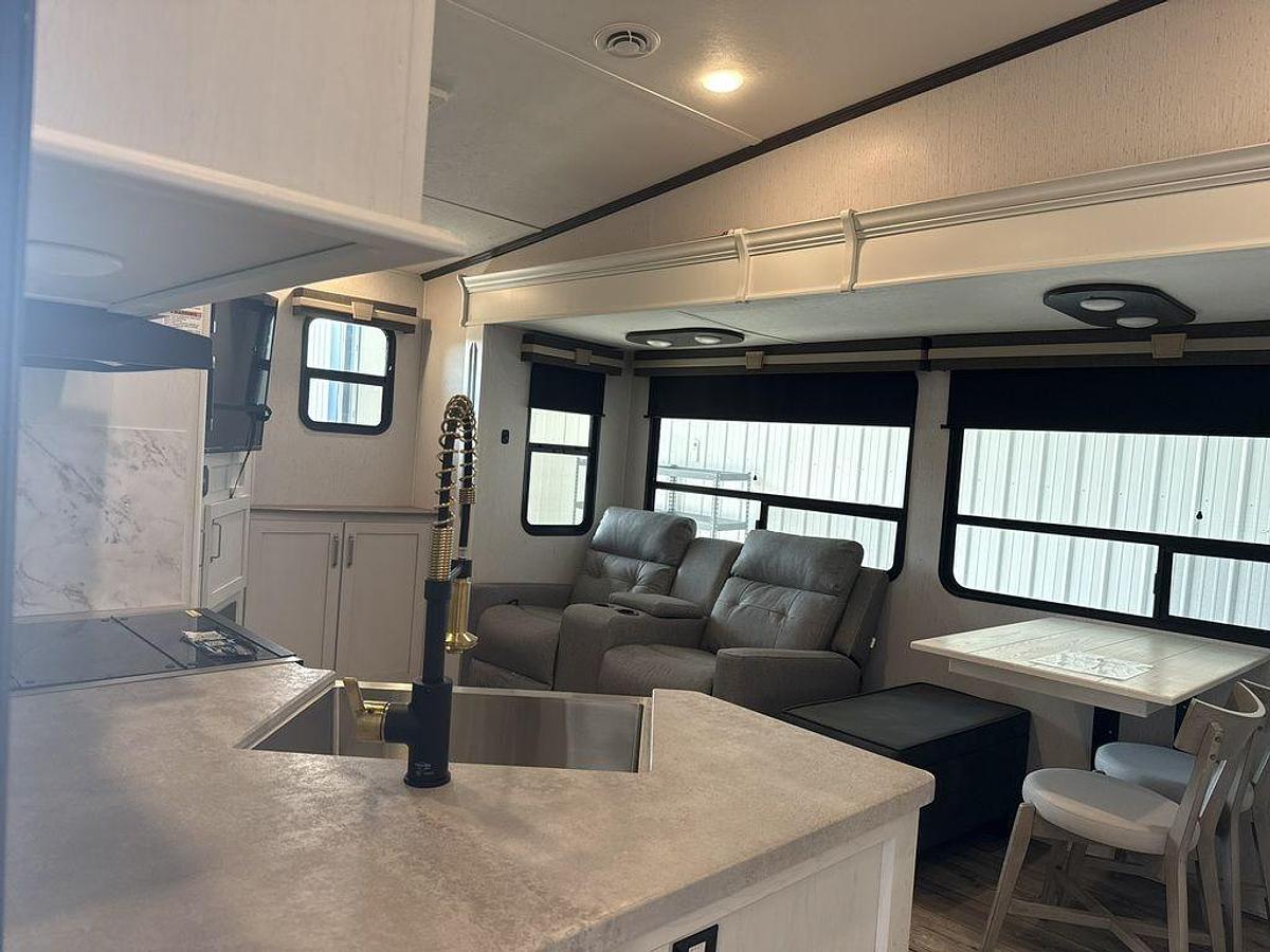 Used 2022 Dutchmen Astoria 1500 2503REF