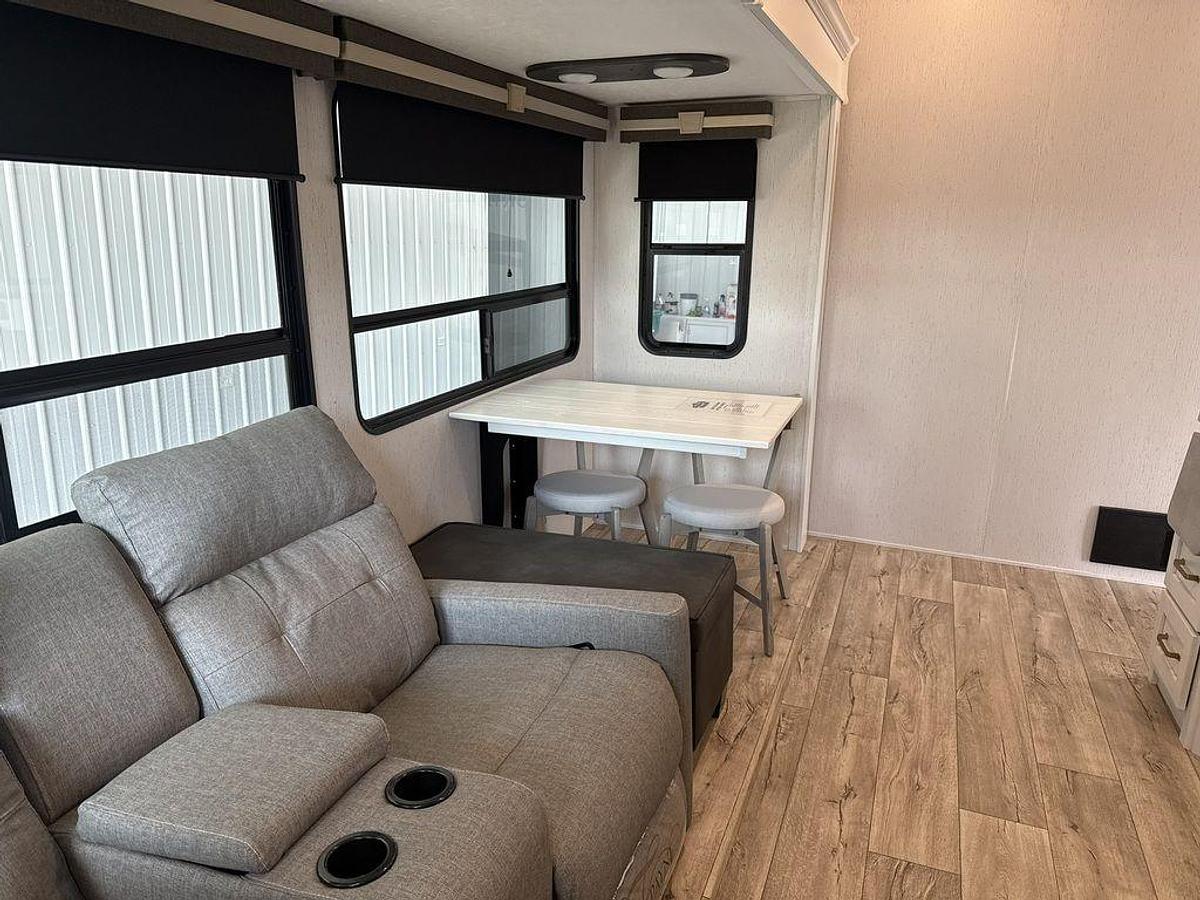 Used 2022 Dutchmen Astoria 1500 2503REF