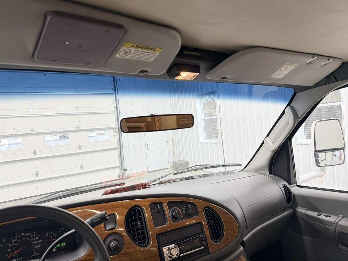 Used 2005 Ford Chateau