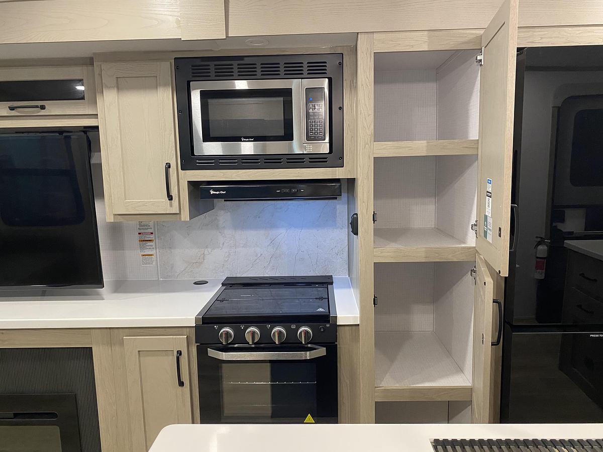 Used 2025 Forest River Rockwood Signature 8337RL