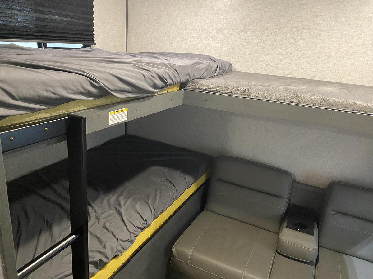 Used 2022 Dutchman Trail LE 29BH
