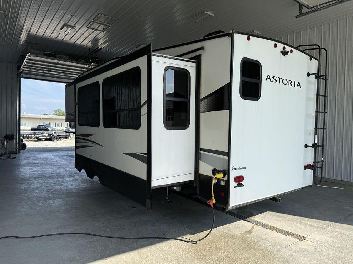 Used 2022 Dutchmen Astoria 1500 2503REF