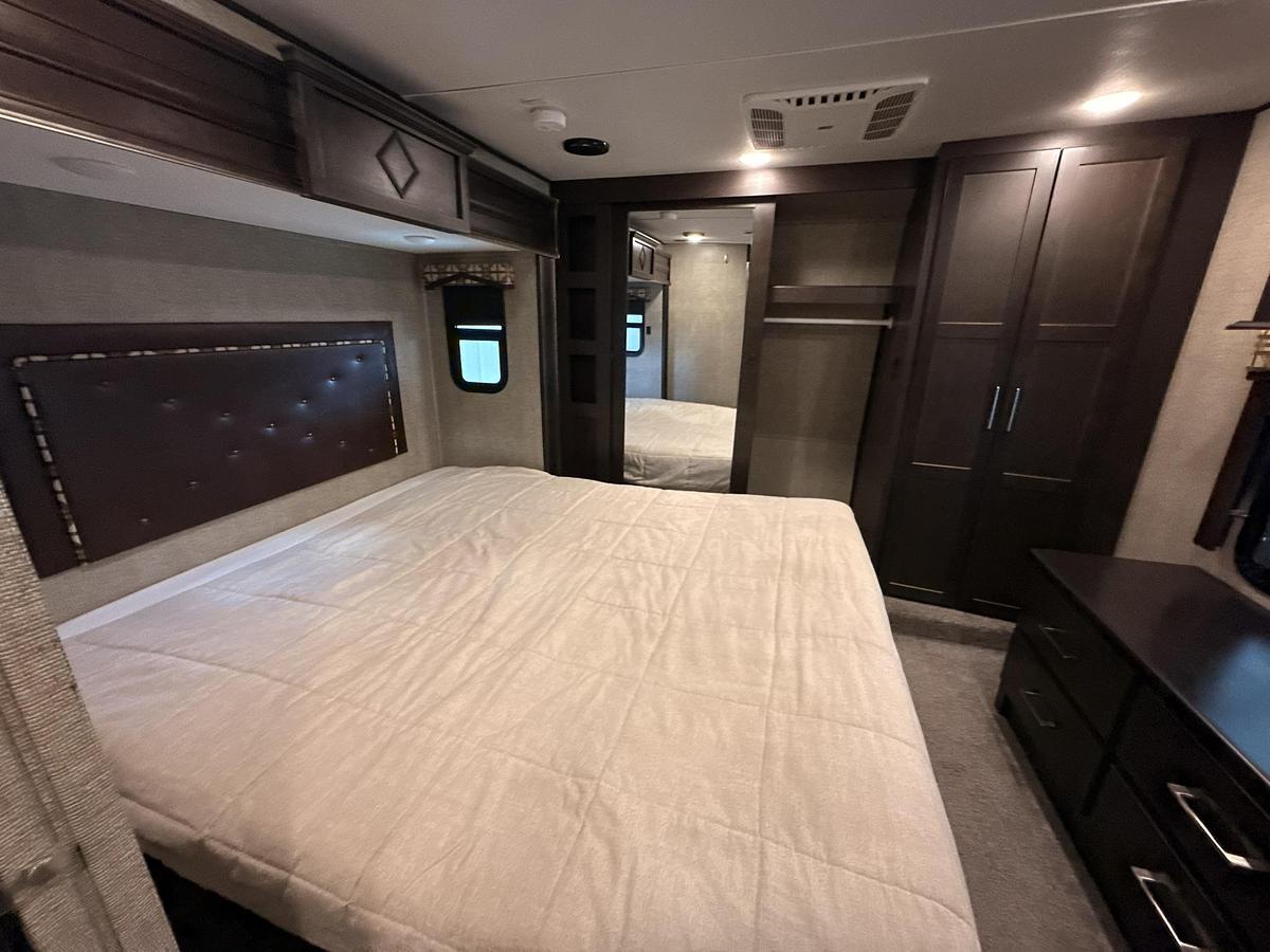 Used 2017 Keystone Raptor 412TS