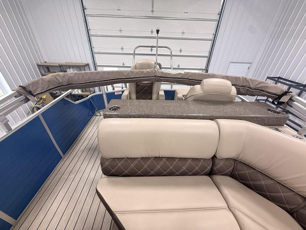 2024 SunCatcher Elite 326SE
