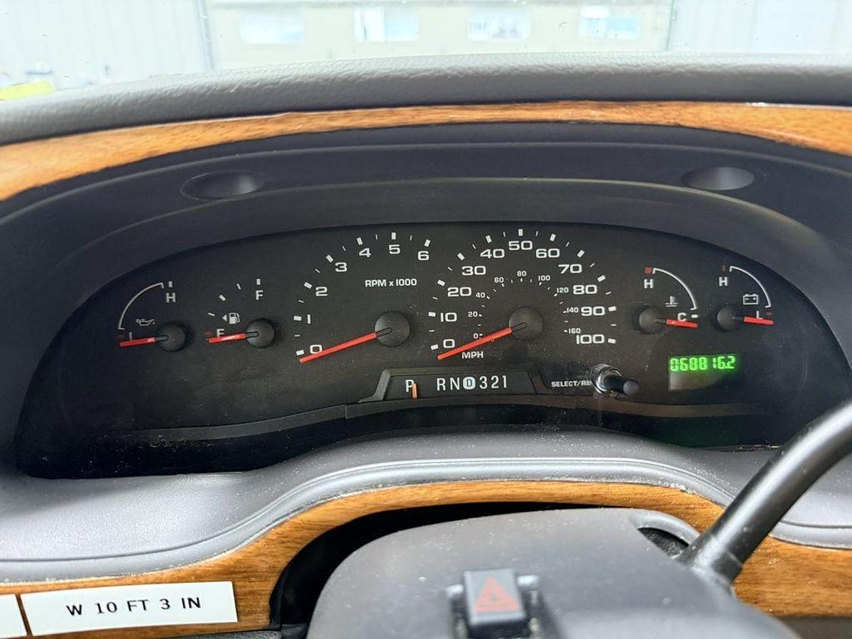 Used 2005 Ford Chateau
