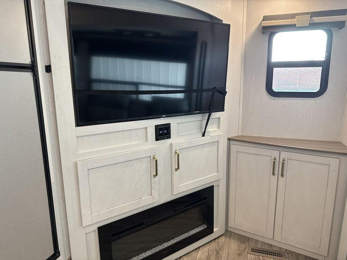 Used 2022 Dutchmen Astoria 1500 2503REF