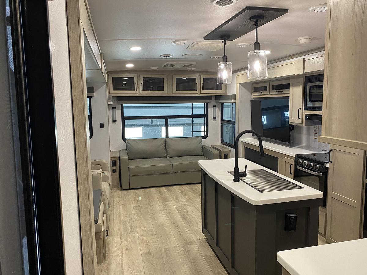 Used 2025 Forest River Rockwood Signature 8337RL