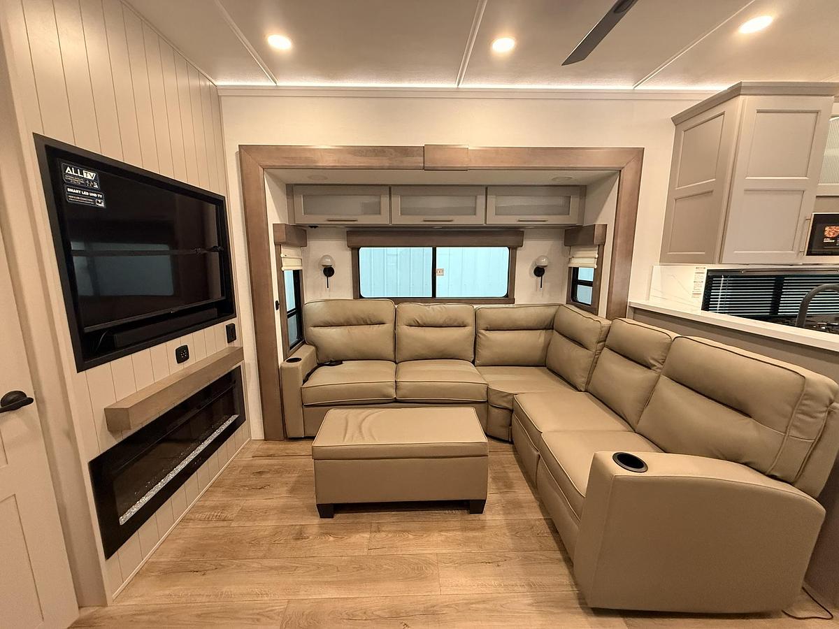 2026 Alliance RV Paradigm Fifth Wheel 395DS