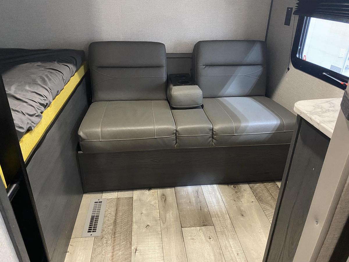 Used 2022 Dutchman Trail LE 29BH