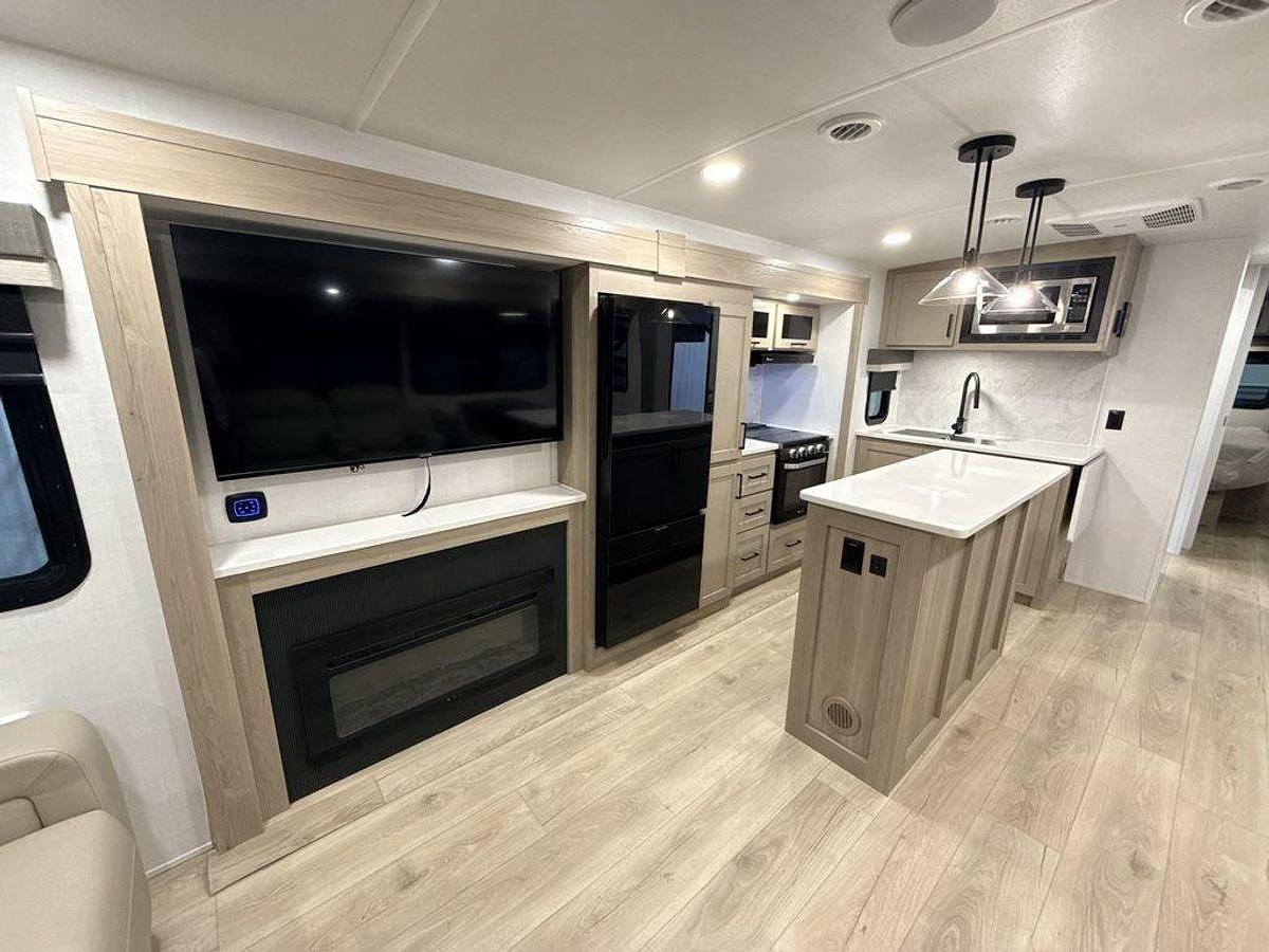 Used 2026 Forest River Rockwood Ultra Lite 2906RL