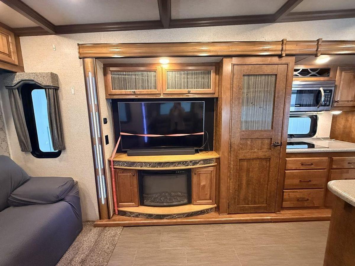 Used 2017 Heartland M-3560SS