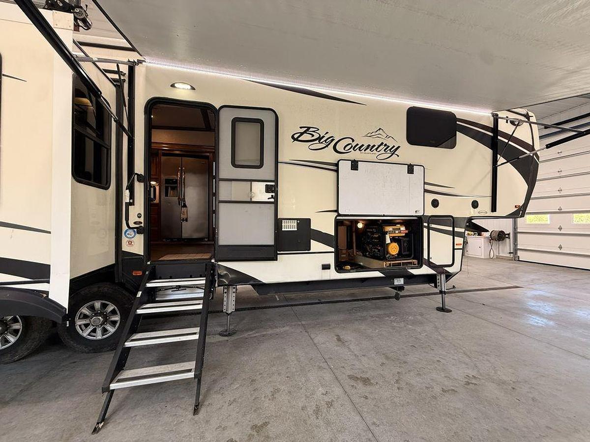 Used 2017 Heartland M-3560SS