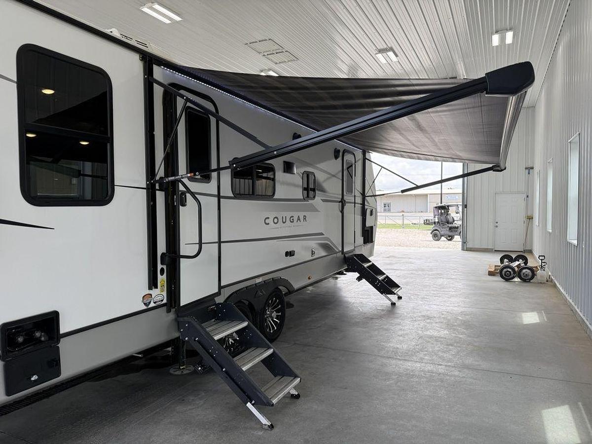 Used 2023 Keystone RV Cougar Half-Ton 30BHS