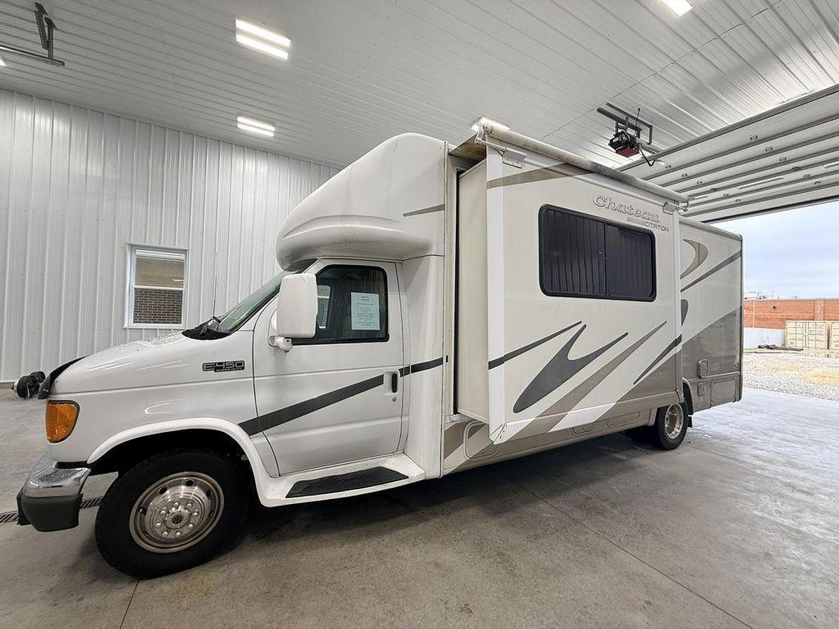Used 2005 Ford Chateau