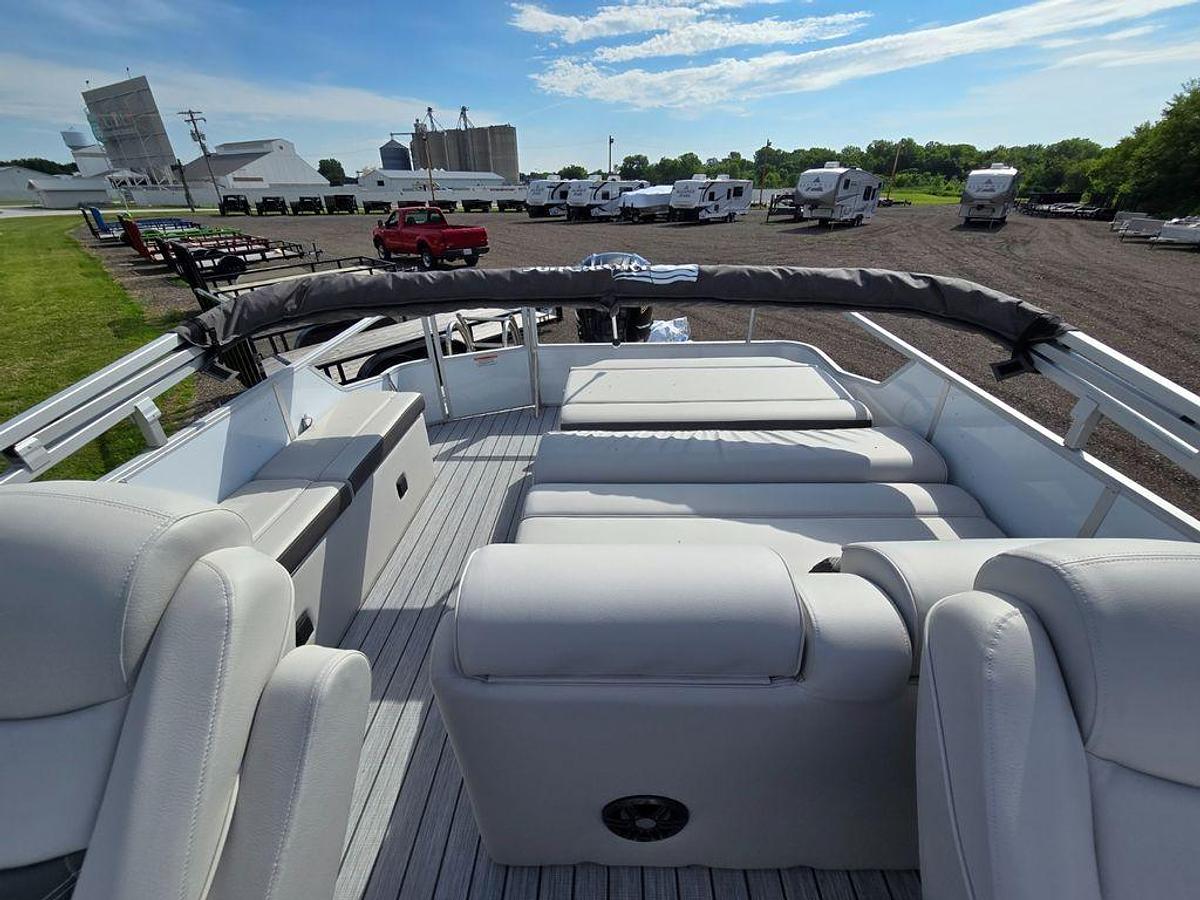 2024 SunCatcher Elite 326SL