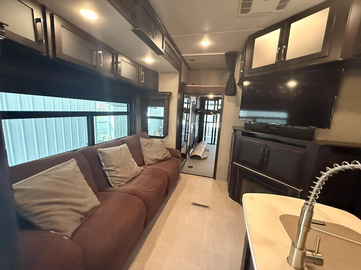 Used 2017 Keystone Raptor 412TS
