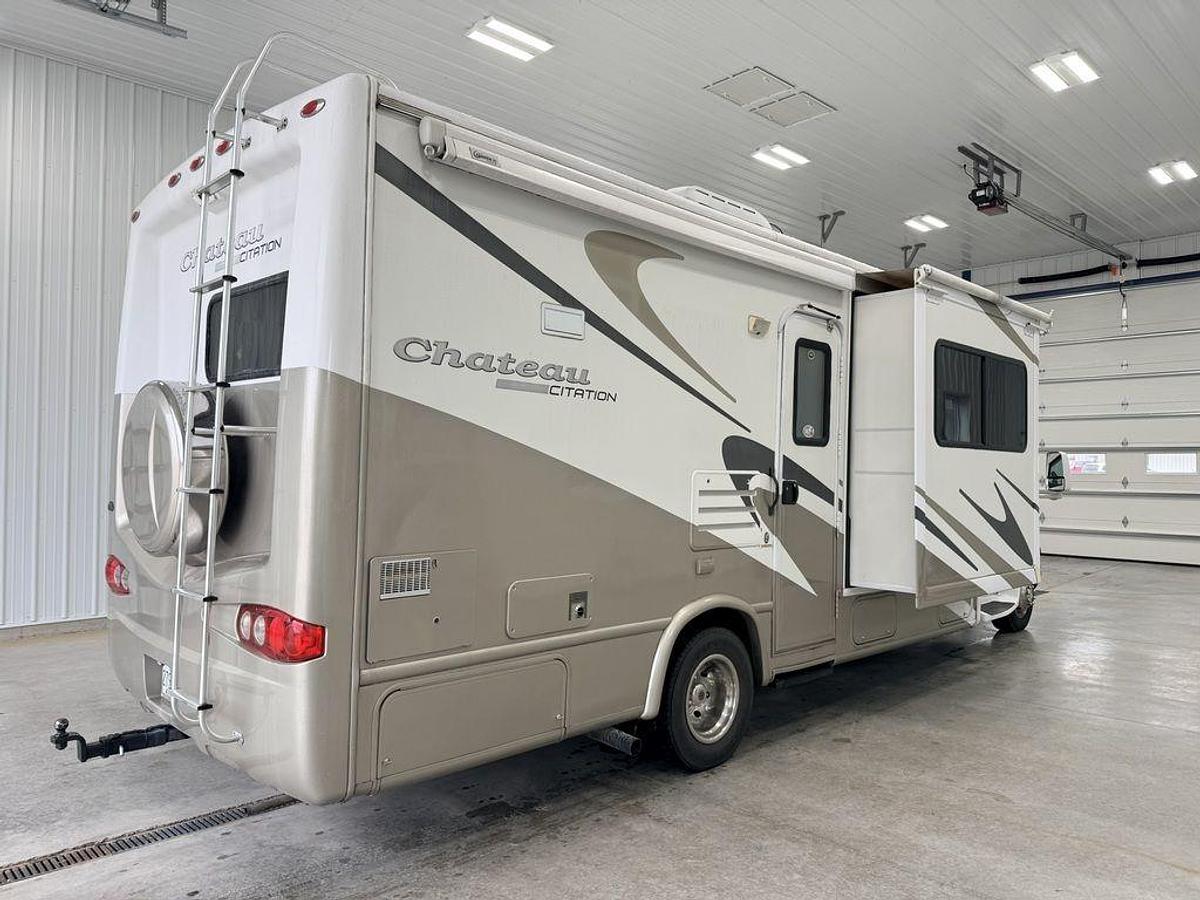 Used 2005 Ford Chateau