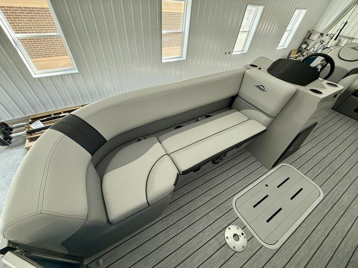 2026 SunCatcher Select 322SL