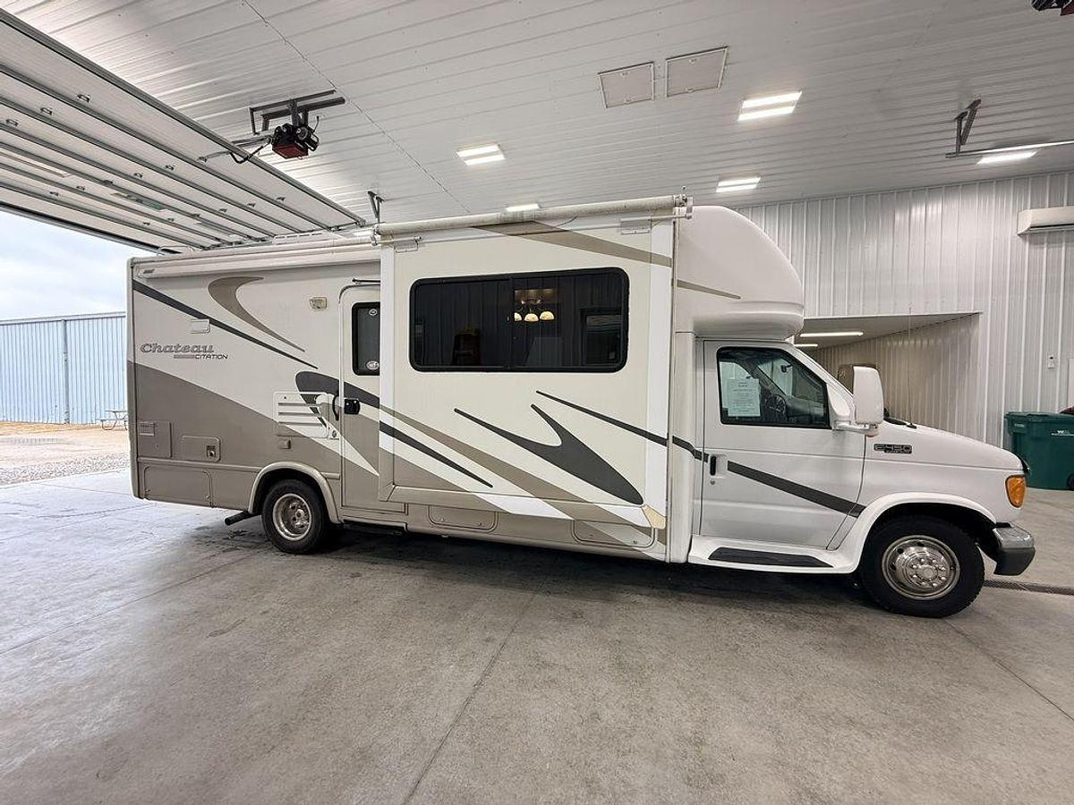 Used 2005 Ford Chateau