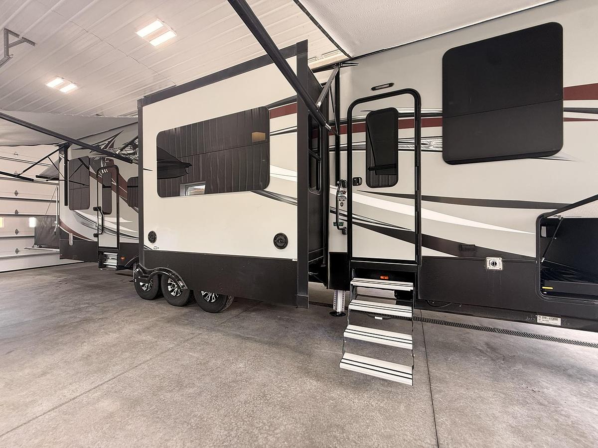 Used 2017 Keystone Raptor 412TS