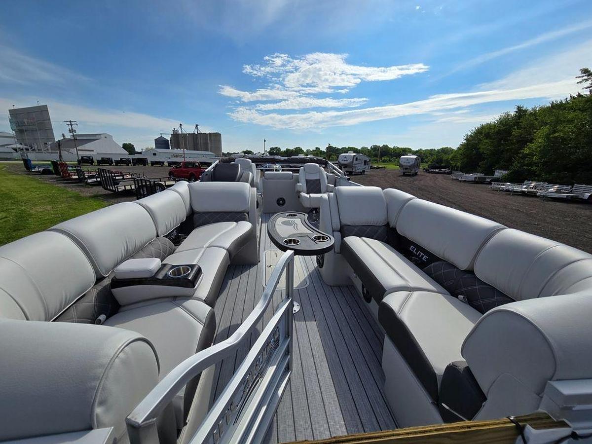 2024 SunCatcher Elite 326SL