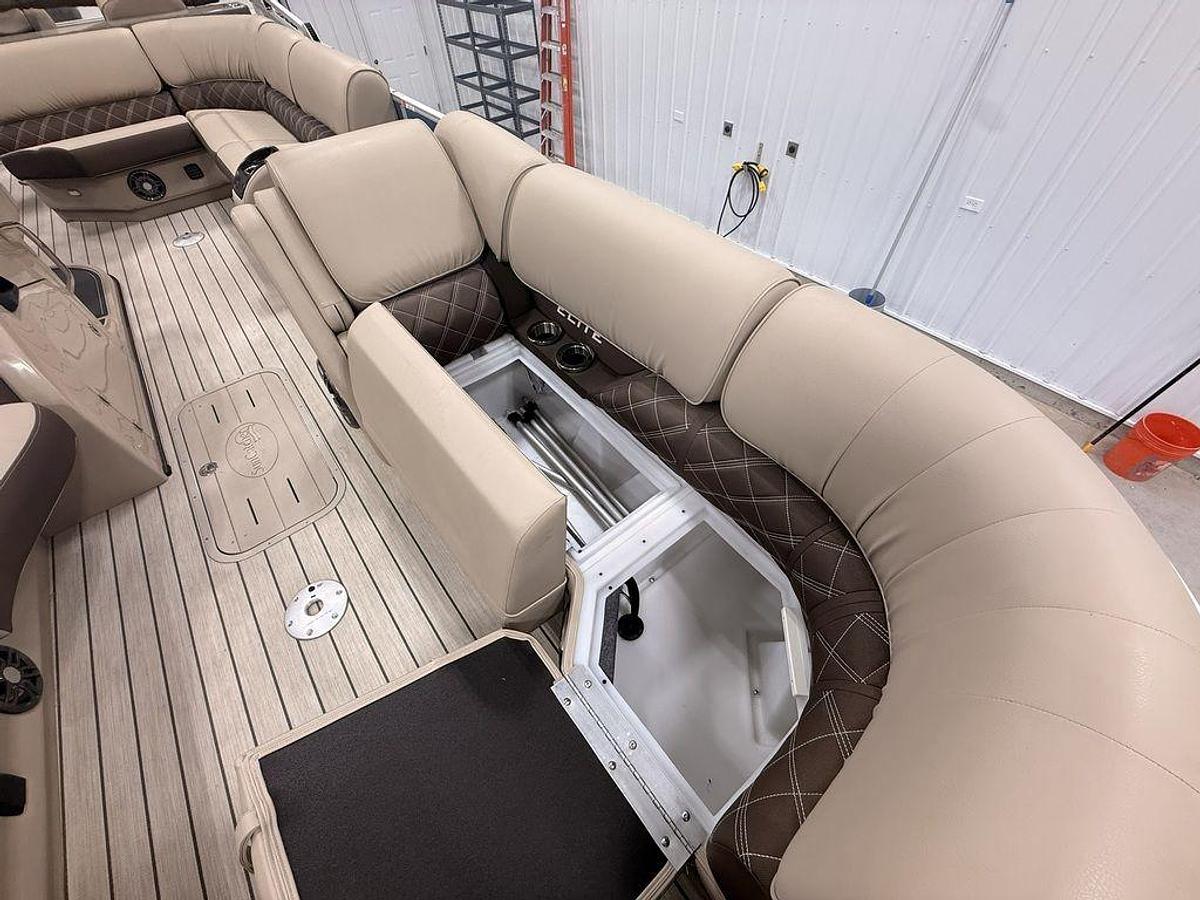 2024 SunCatcher Elite 326SE
