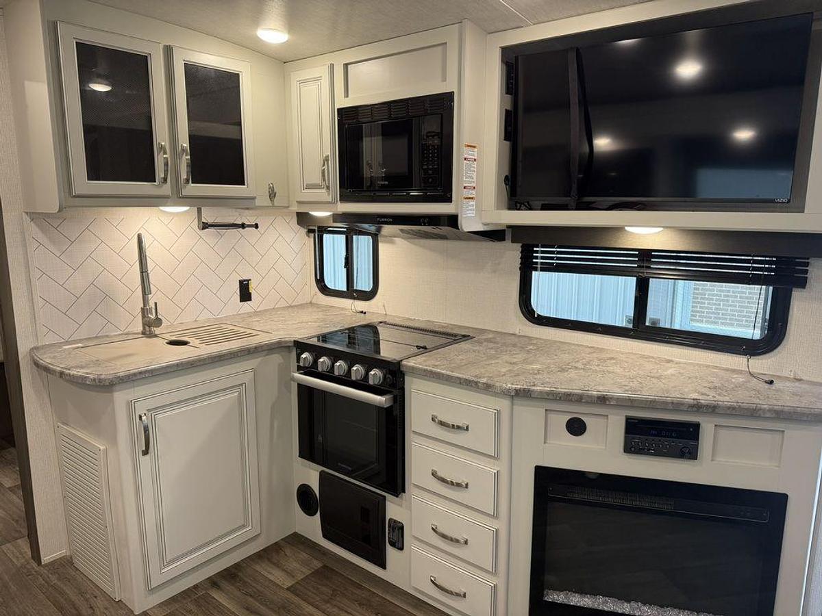 Used 2023 Keystone RV Cougar Half-Ton 30BHS