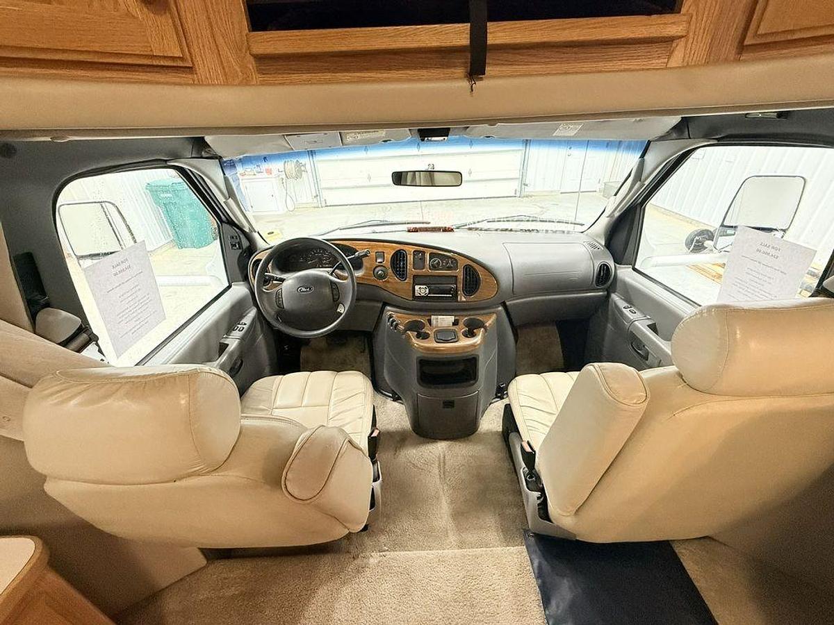 Used 2005 Ford Chateau