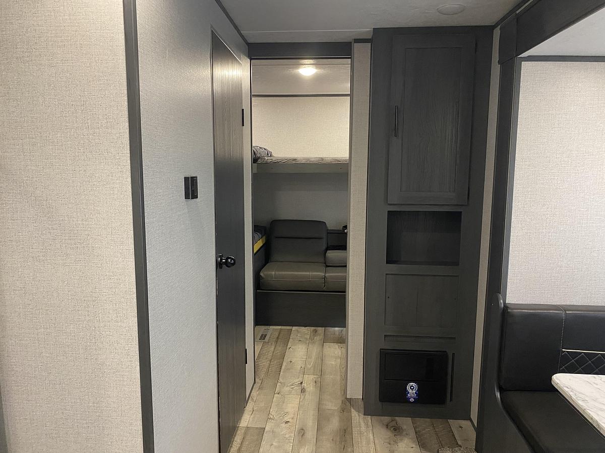 Used 2022 Dutchman Trail LE 29BH