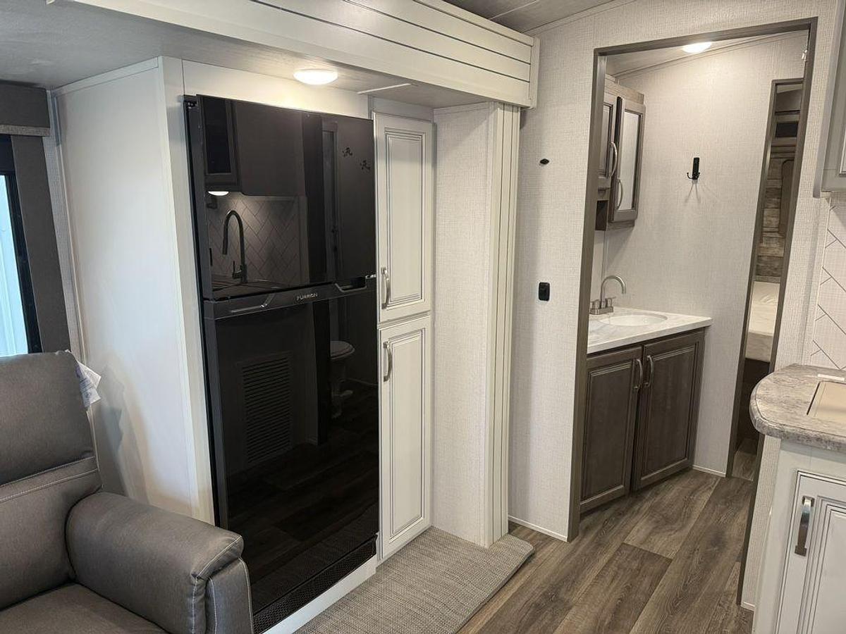 Used 2023 Keystone RV Cougar Half-Ton 30BHS