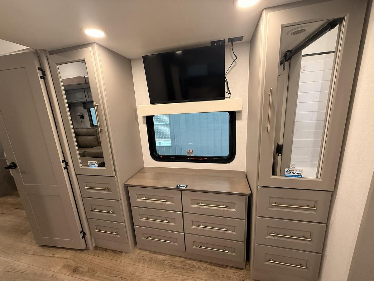 2026 Alliance RV Paradigm Fifth Wheel 395DS