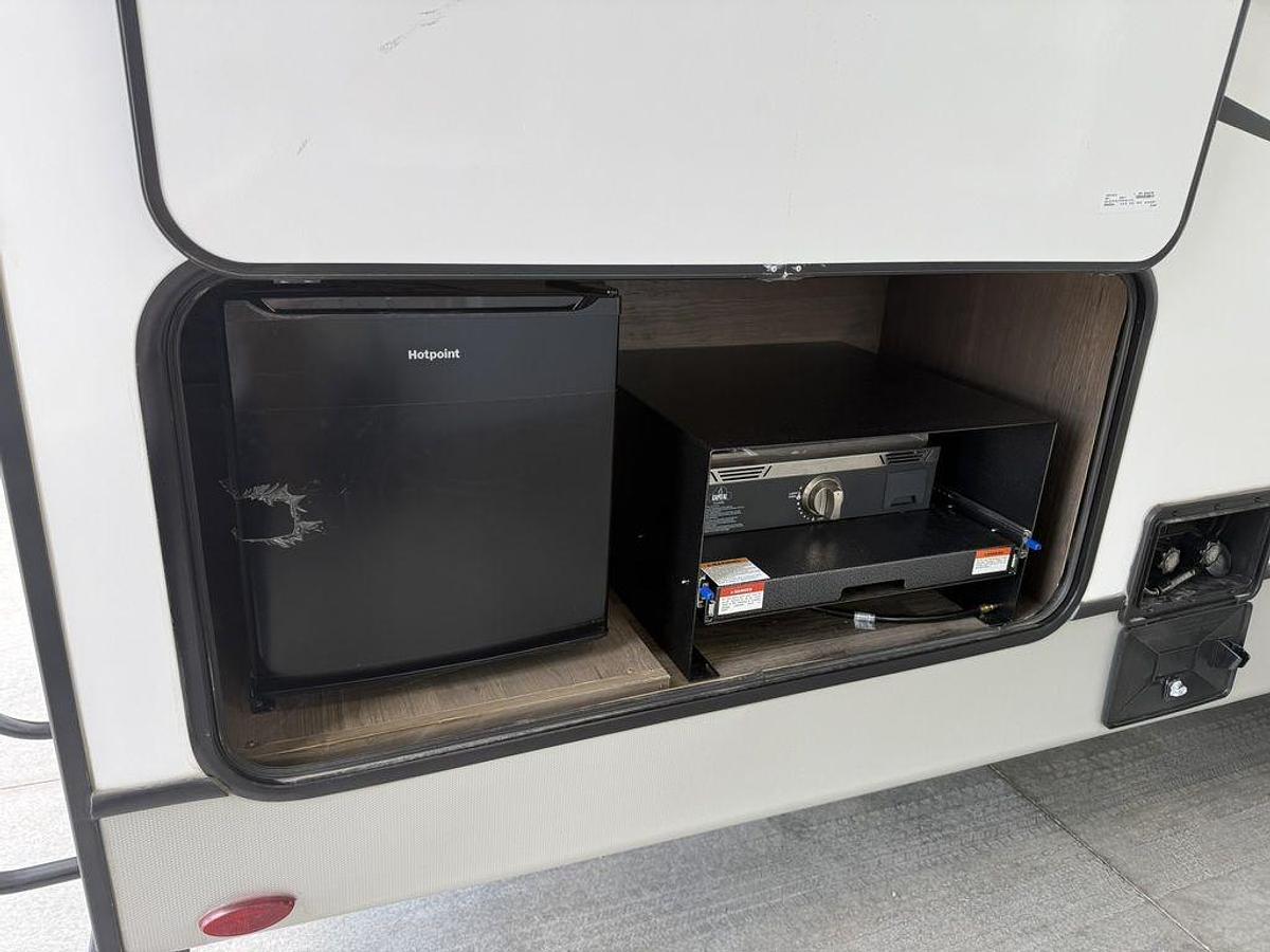 Used 2023 Keystone RV Cougar Half-Ton 30BHS