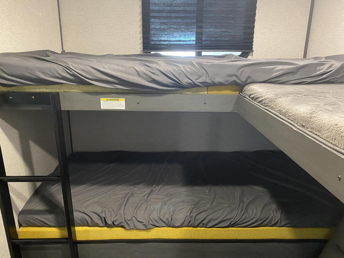 Used 2022 Dutchman Trail LE 29BH