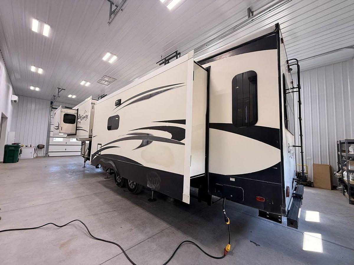Used 2017 Heartland M-3560SS