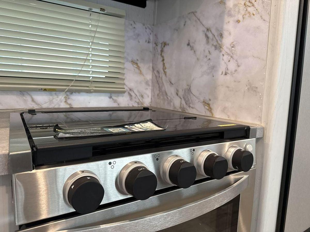 Used 2022 Dutchmen Astoria 1500 2503REF