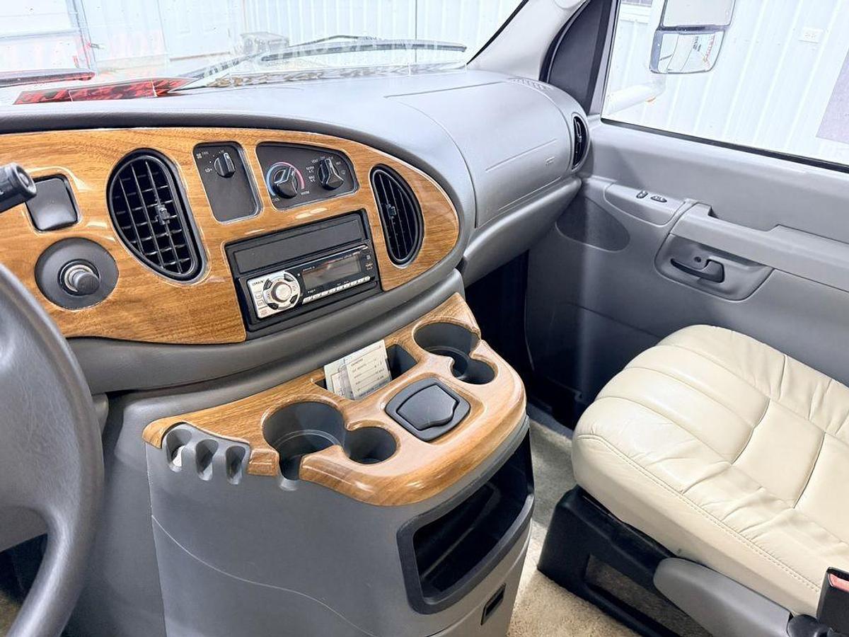 Used 2005 Ford Chateau