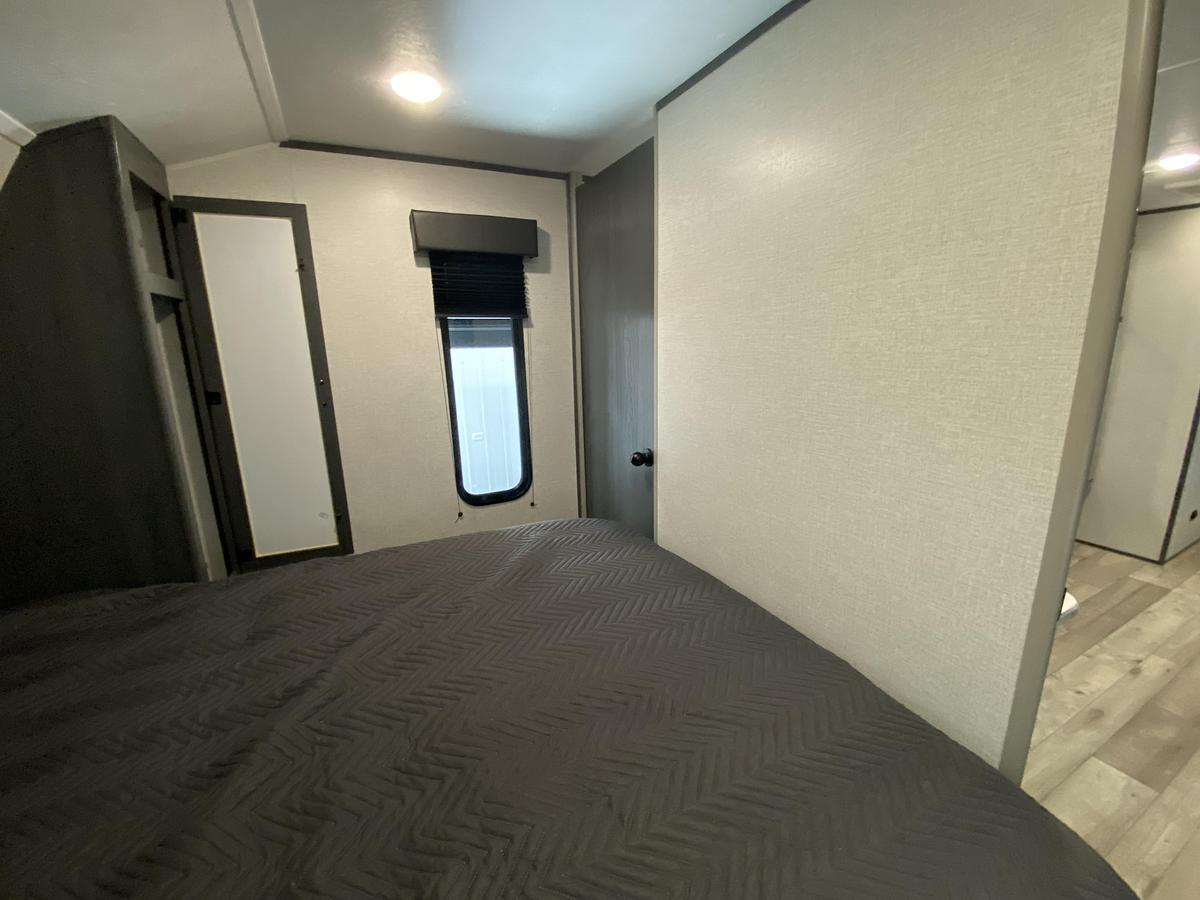 Used 2022 Dutchman Trail LE 29BH