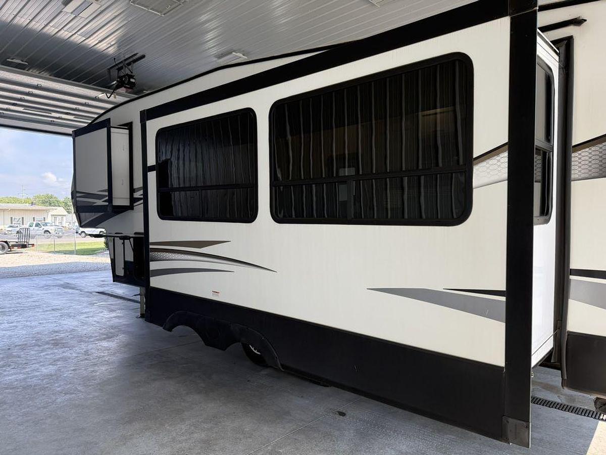 Used 2022 Dutchmen Astoria 1500 2503REF